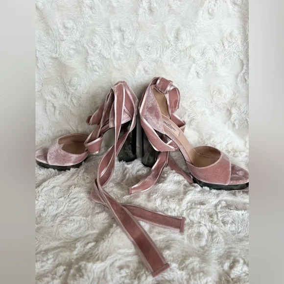 Valentino Garavani Velvet Strappy Sandal Heels in Poudre Ballet Pink so 38 US 8 - Picture 15 of 16